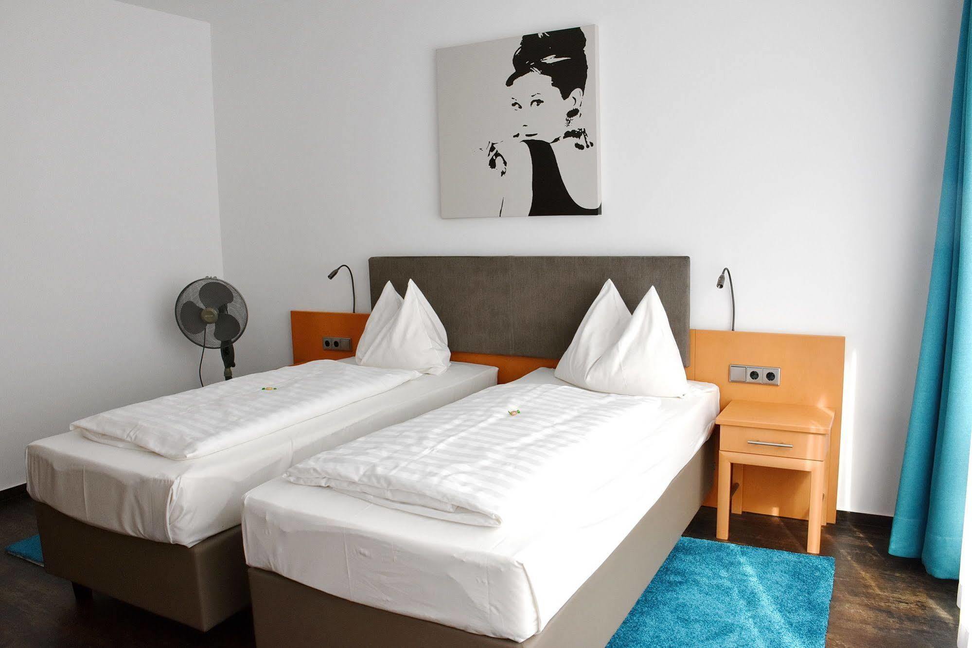 Koncept Hotel Benedikt Зигбург Экстерьер фото