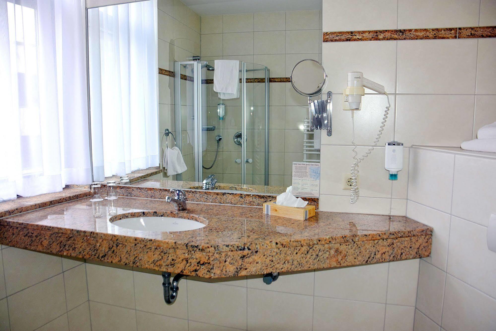 Koncept Hotel Benedikt Зигбург Экстерьер фото