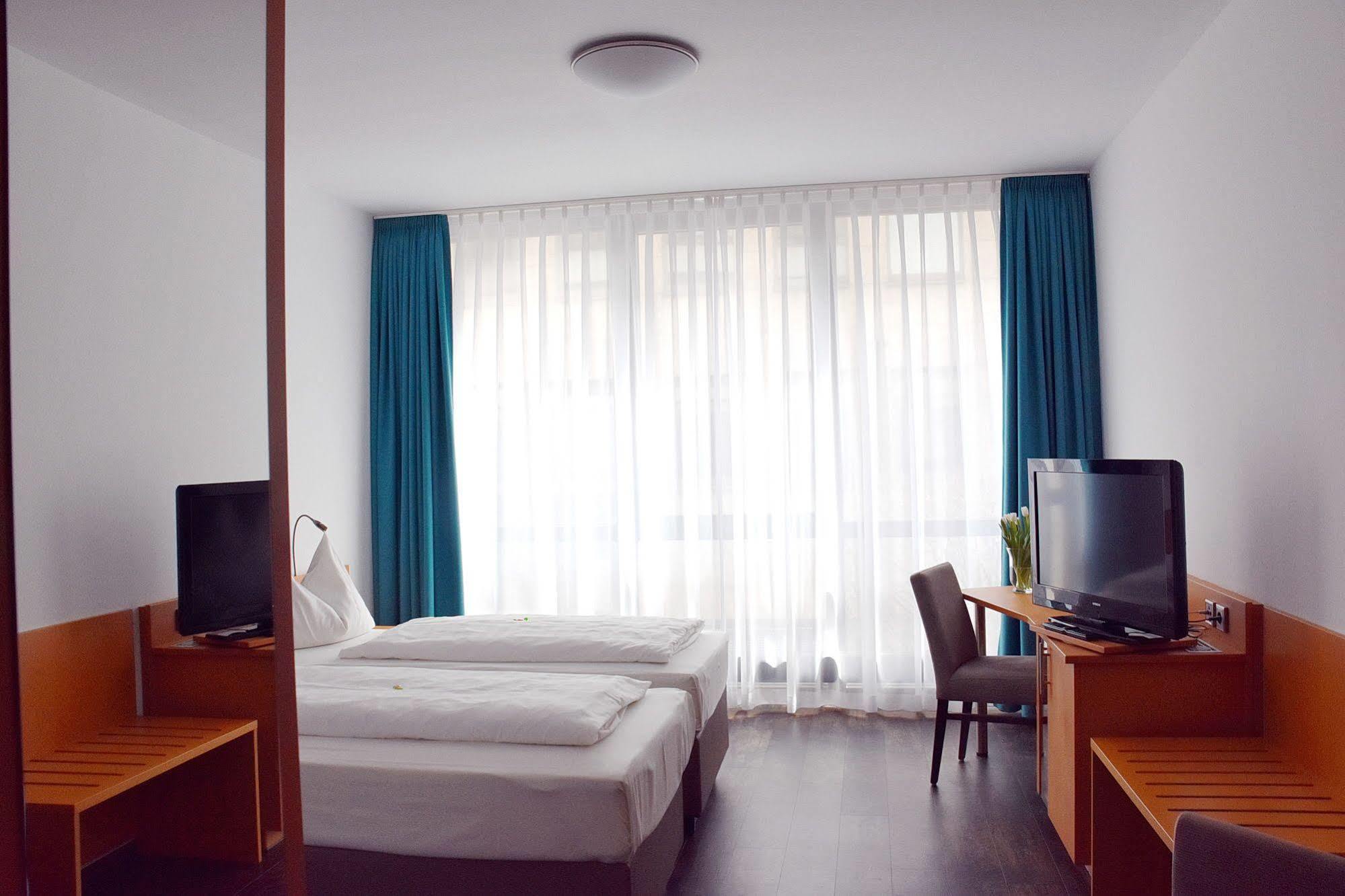 Koncept Hotel Benedikt Зигбург Экстерьер фото